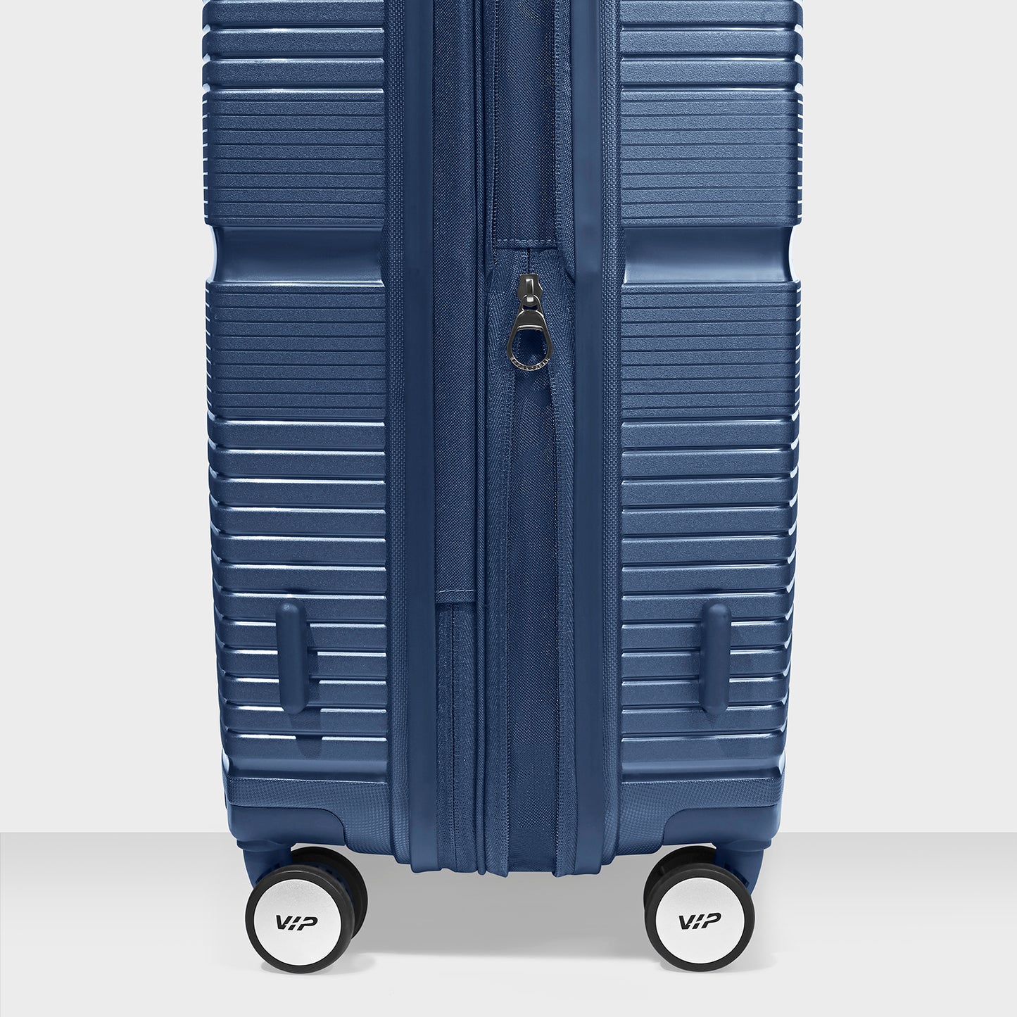 VIP Aer Plus Pro Trolley Bag Medium